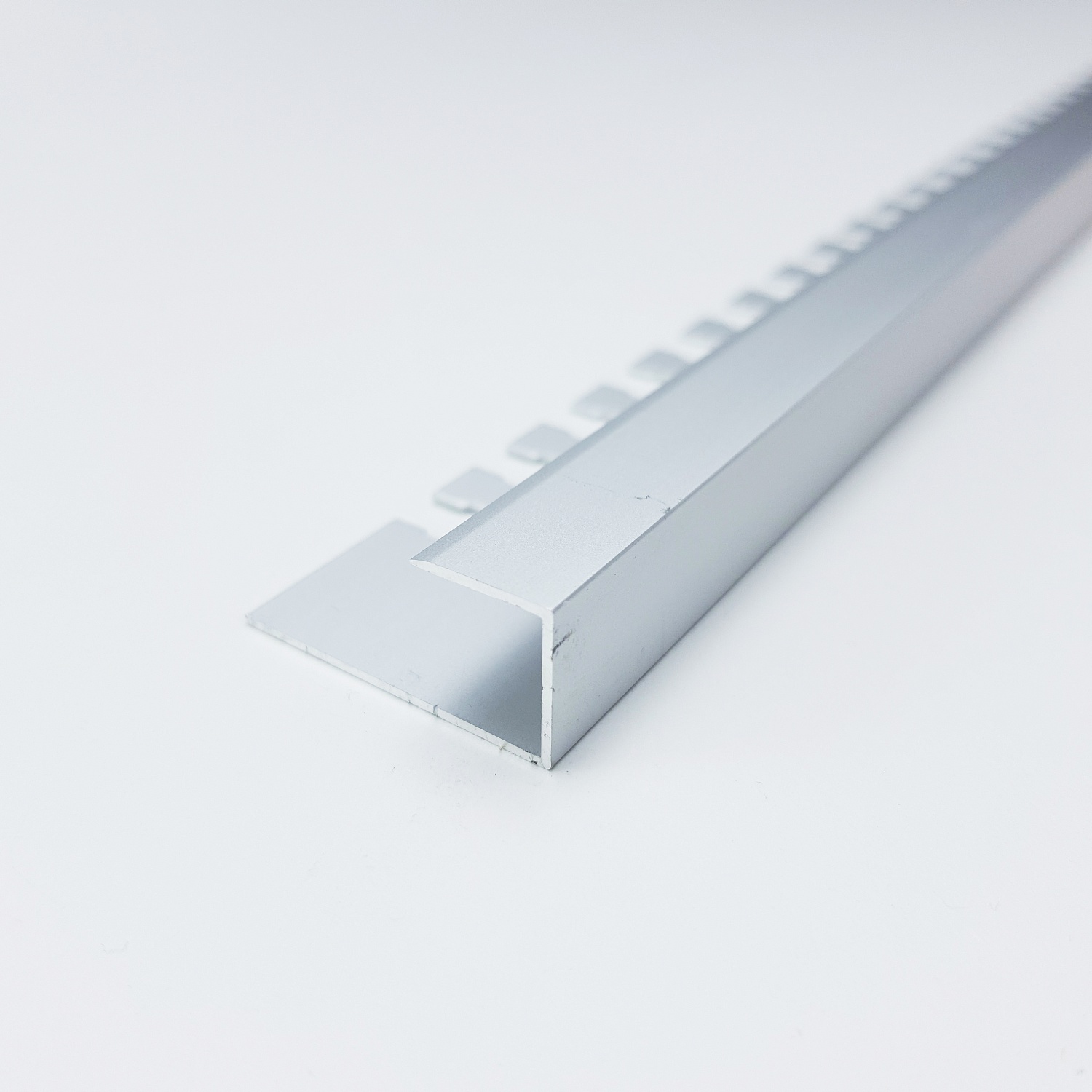 ПО-П10 П-образный профиль для плитки до 10 мм, алюминий анодированный, цвет серебро, длина 2700 мм